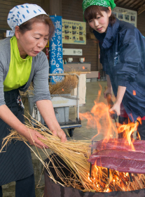 わら焼きたたき体験