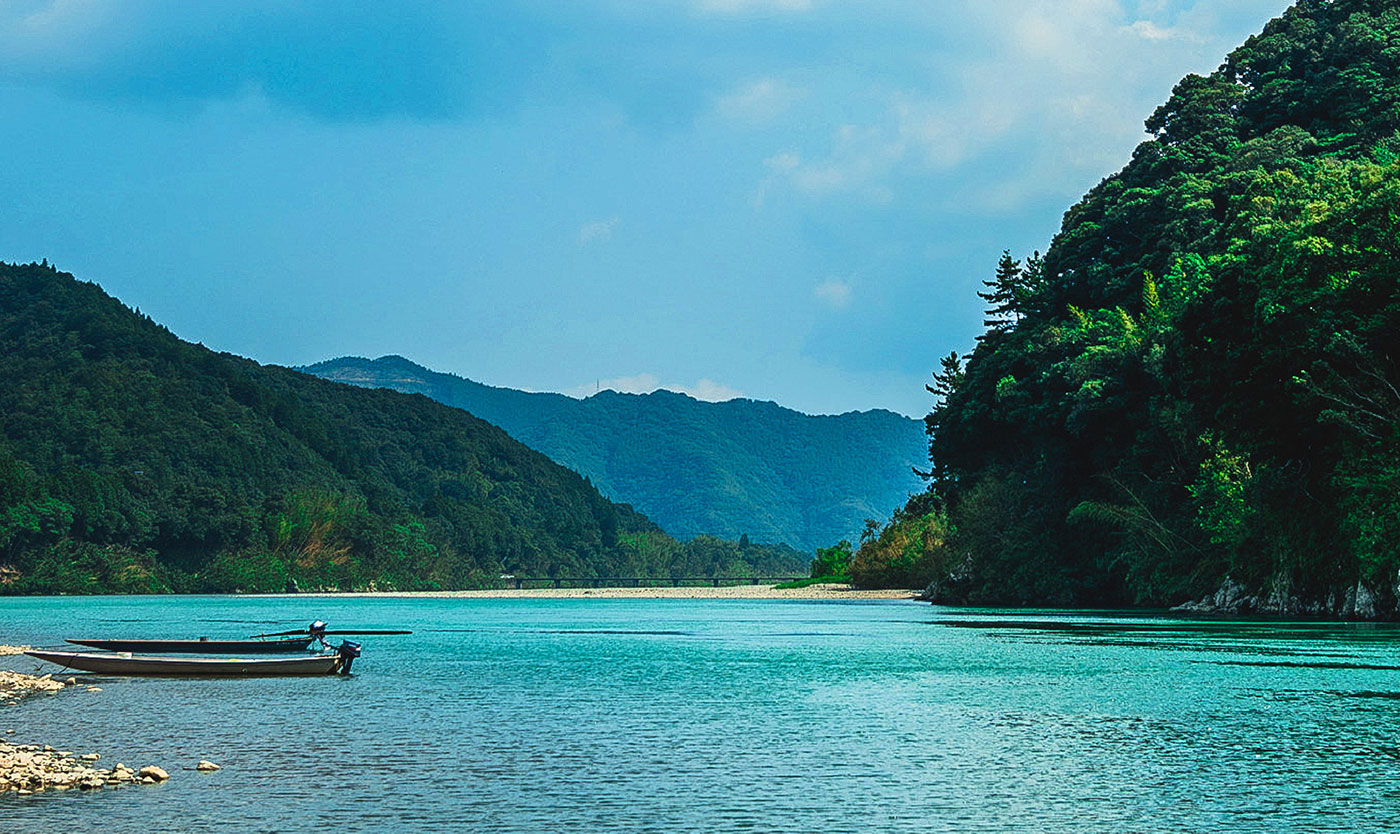 Enjoy Nature To The Fullest At Shimanto River Misato Sinking Bridge