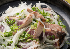 「季節料理たにぐち」のカツオのたたき 「季節料理たにぐち」のカツオのたたき